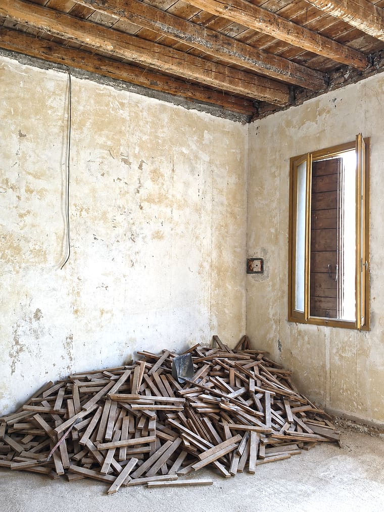 Parquet rimosso e solaio ligneo