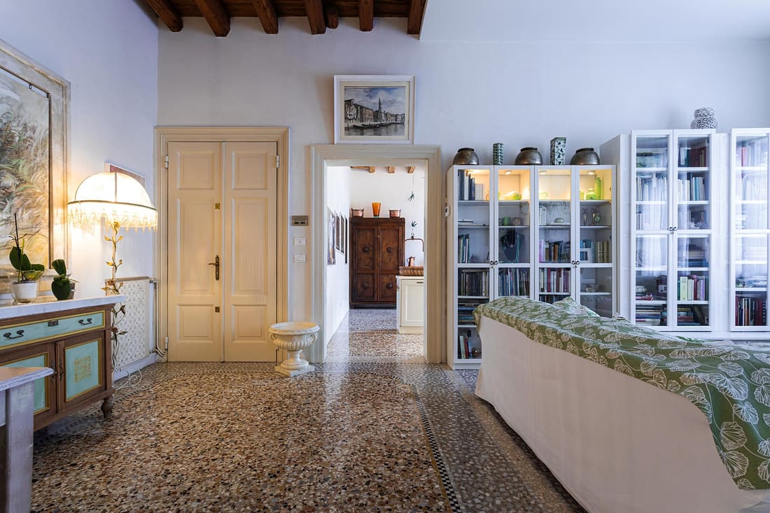 Infilata dal soggiorno alla cucina