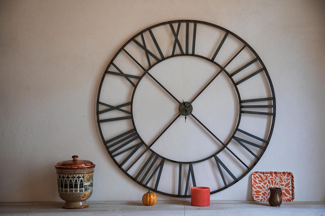 Orologio in ferro a parete
